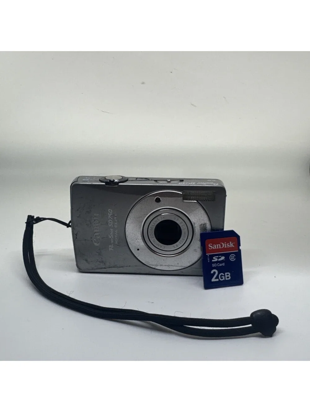 Canon PowerShot ELPH SD750 Digital Camera Silver + SD CARD Tested Works No Batt